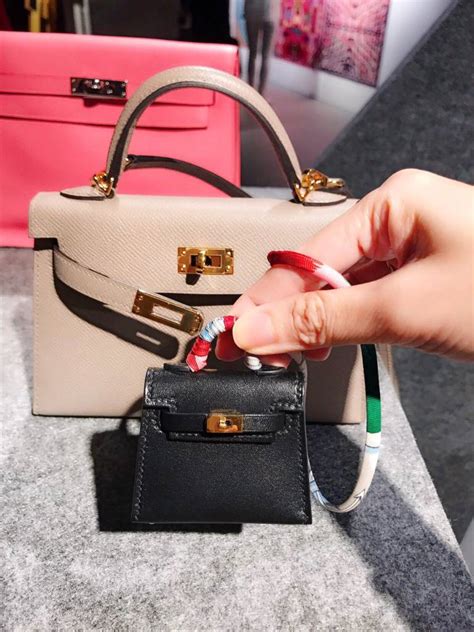 hermes mini kelly charm|hermes kelly bags size 40.